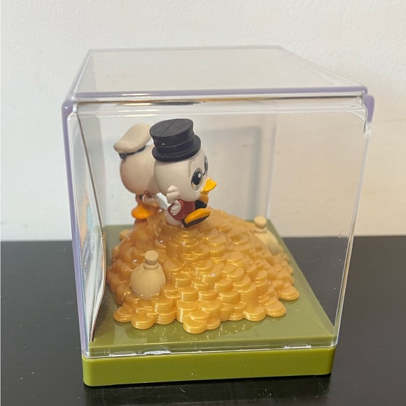 Disney Doorables Movie Moments Series 2 DUCKTALES Scrooge McDuck & Donald - Picture 2 of 9